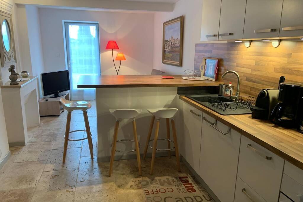 Villa Mas des Coudoulières avec piscine et jacuzzi Roquemaure  Esterno foto